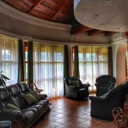 Bed & Breakfast The Mountain - Hegyi Kucko