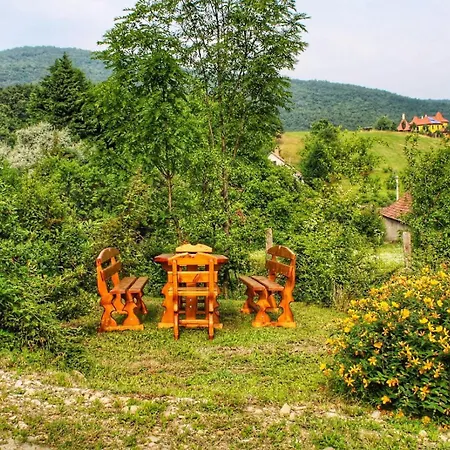 The Mountain - Hegyi Kucko Bed & Breakfast