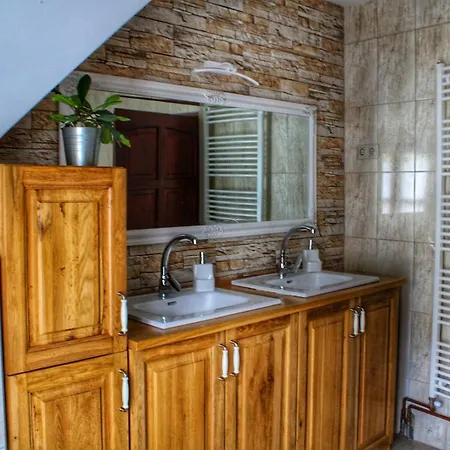The Mountain - Hegyi Kucko Bed & Breakfast