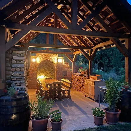 The Mountain - Hegyi Kucko 住宿加早餐酒店 *